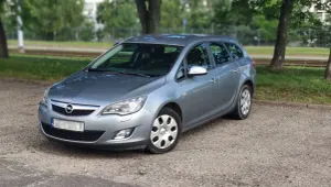Opel Astra J 1.7 CDTI Enjoy 2011