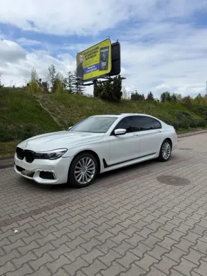BMW 7 Series G11/12 740Li 2017