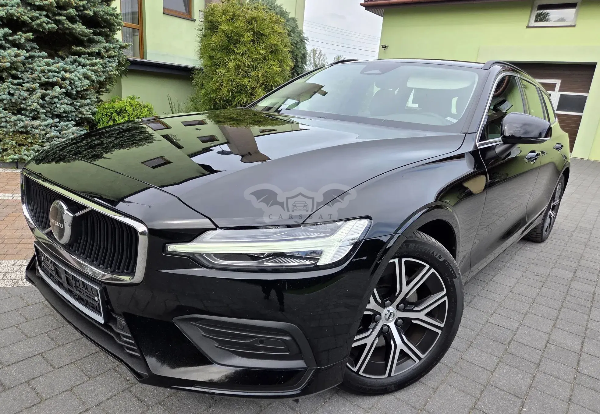 Volvo V60 II B3 B Geartronic Momentum Pro 2022