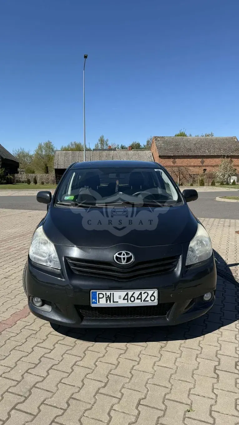Toyota Verso 2.0 D-4D Premium 2011