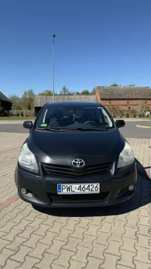 Toyota Verso 2.0 D-4D Premium 2011