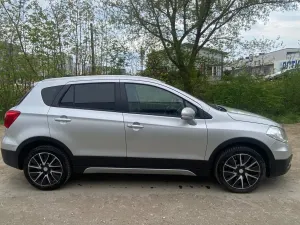 Suzuki SX4 1.6 Premium 4WD 2013