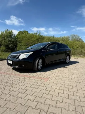 Toyota Avensis III 2.0 D-4D Sol plus 2011