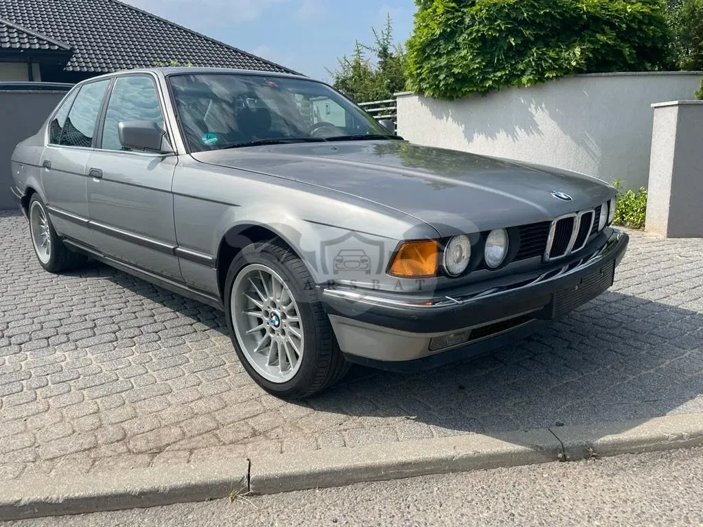 BMW 7 Series E32 1987