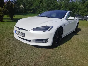 Tesla Model S 2018