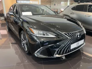Lexus ES 2025