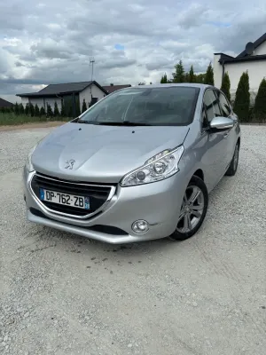 Peugeot 208 I 82 VTI Allure 2015
