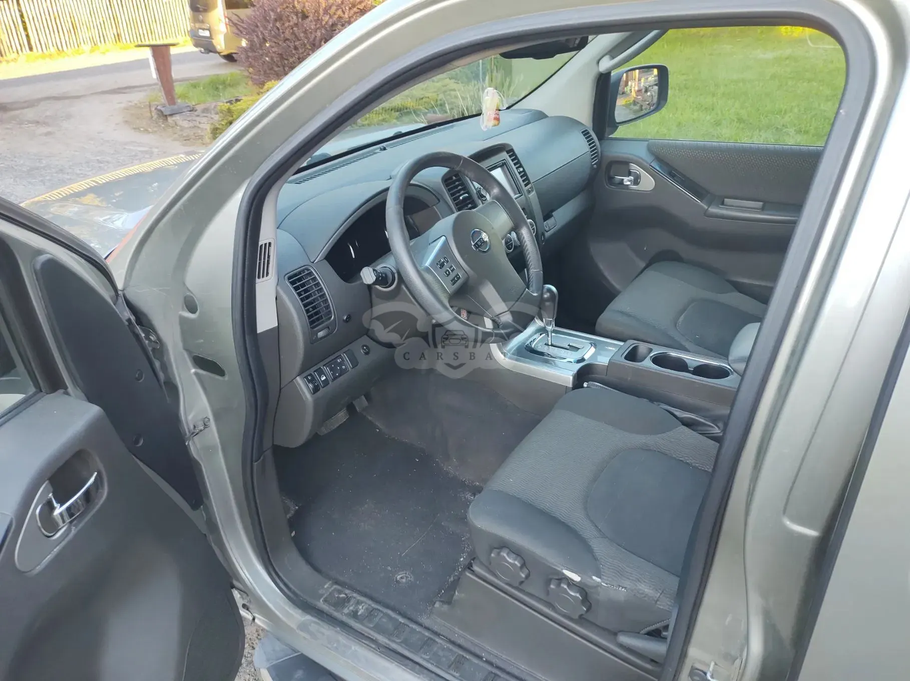 Nissan Pathfinder 2.5 D SE 2011