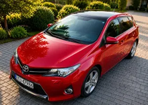 Toyota Auris II 1.6 Executive 2013