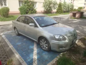 Toyota Avensis II 2.0 D-4D Luna 2008