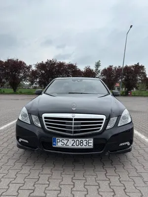Mercedes-Benz E W212/W207 250 CGI BlueEFFICIENCY Avantgarde 2009