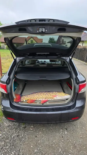 Toyota Avensis III 2.0 D-4D Premium 2011