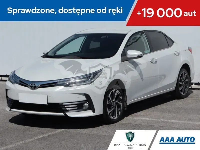 Toyota Corolla Seria E16 2016