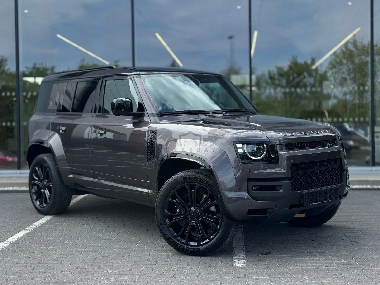 Land Rover Defender 2026