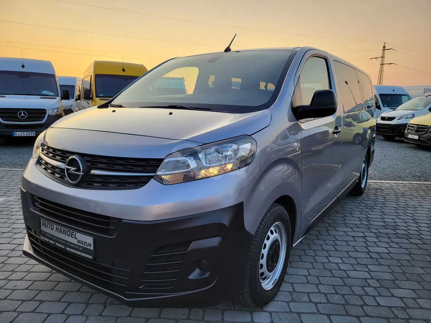 Opel Vivaro III Kombi Extra Long 2,7t Enjoy 2022