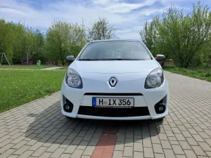 Renault Twingo II 1.2 LEV 16V 75 Night & Day 2011