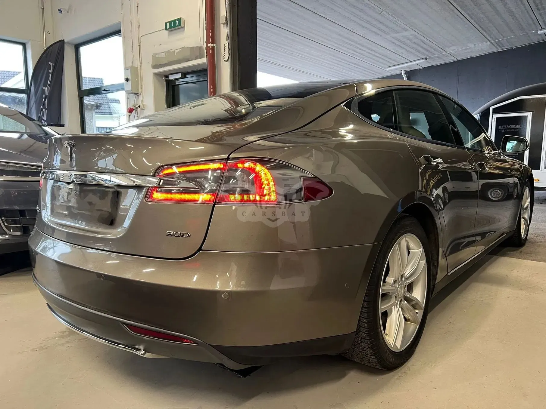 Tesla Model S 90D Allradantrieb 2016