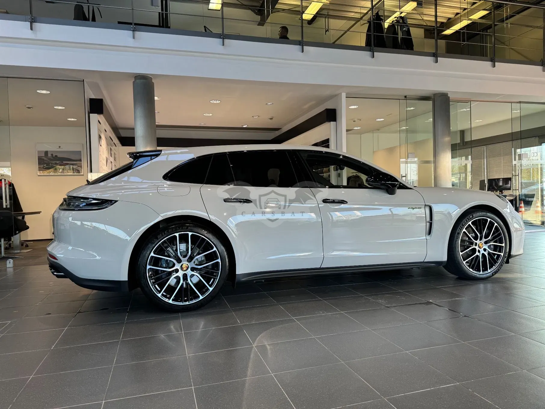 Porsche Panamera 4 E-Hybrid Platinum Edition 2023