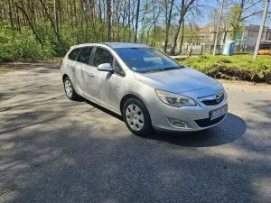 Opel Astra J 2011