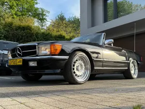 Mercedes-Benz SL R107 1985