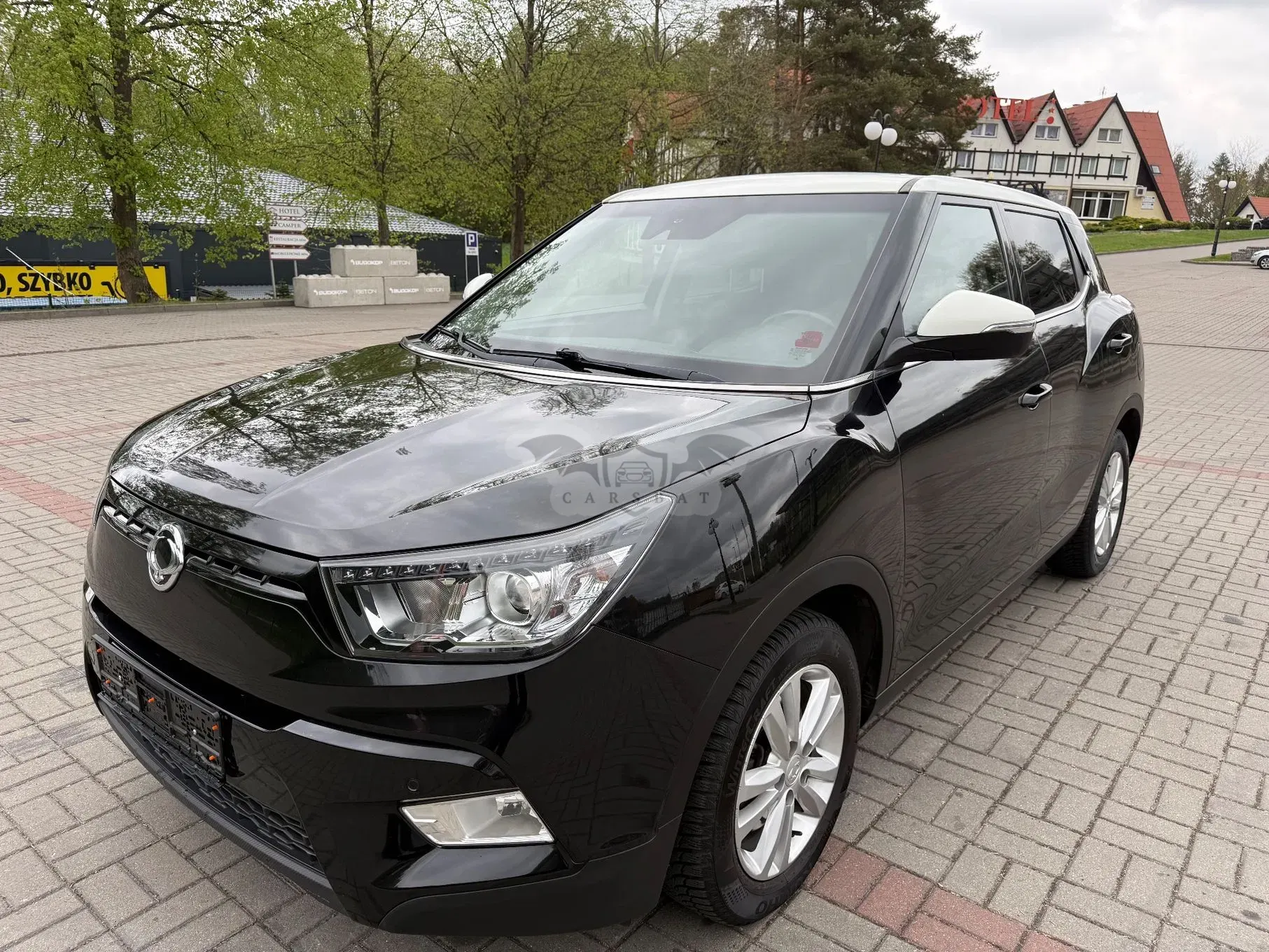 Ssangyong / KG Mobility Tivoli e-XGi 160 2WD Black+White 2017