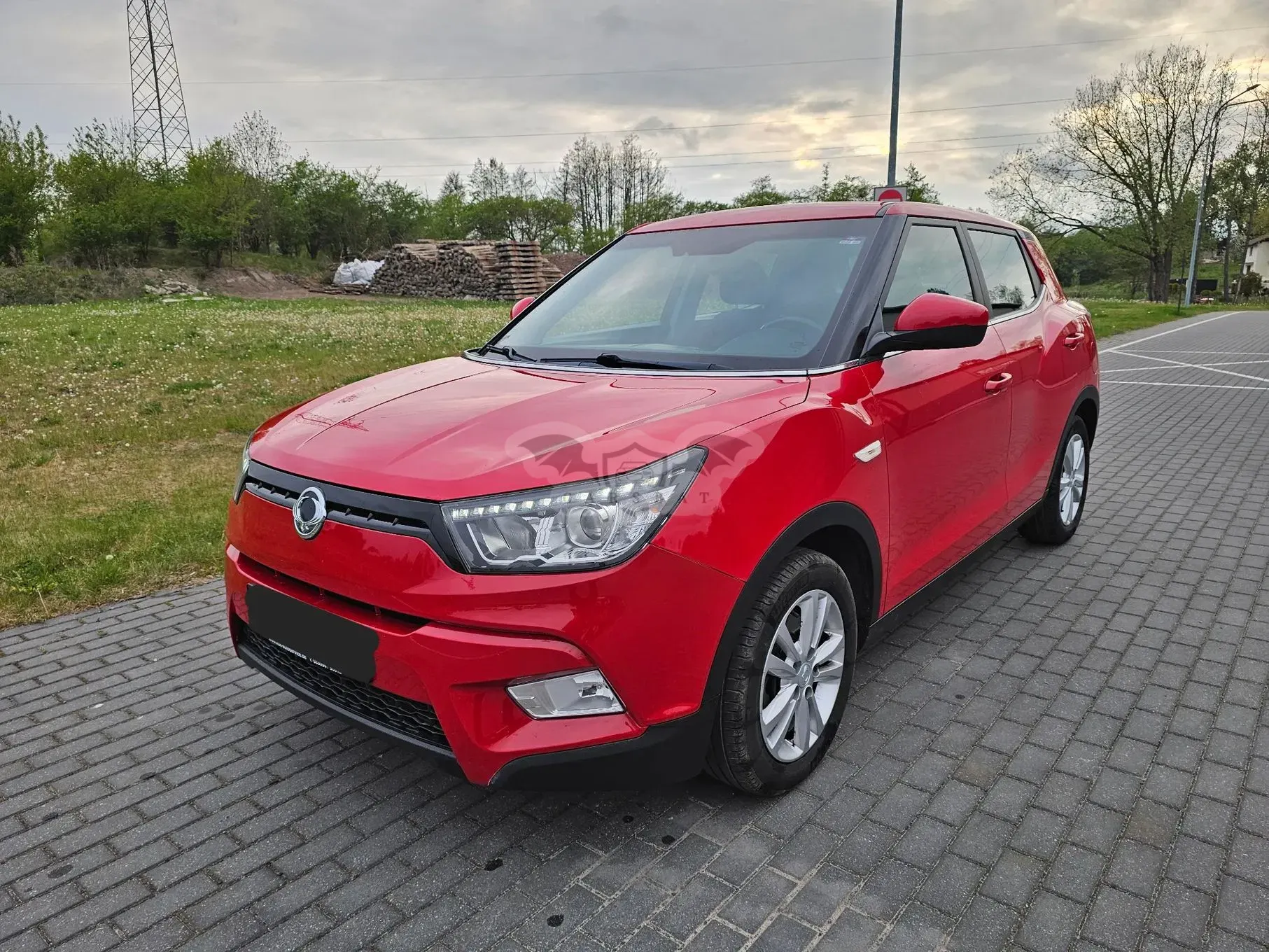 Ssangyong / KG Mobility Tivoli e-XGi 160 2WD Sapphire 2015