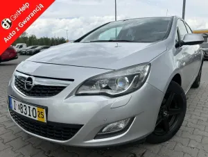 Opel Astra J 2011