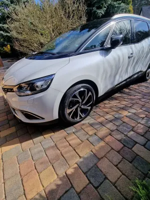 Renault Scenic IV dCi 110 EDC Dynamique 2016