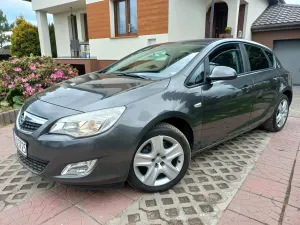 Opel Astra J 1.4 Turbo 2011