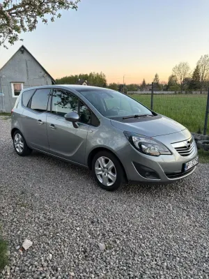 Opel Meriva II 1.4 Innovation 2011