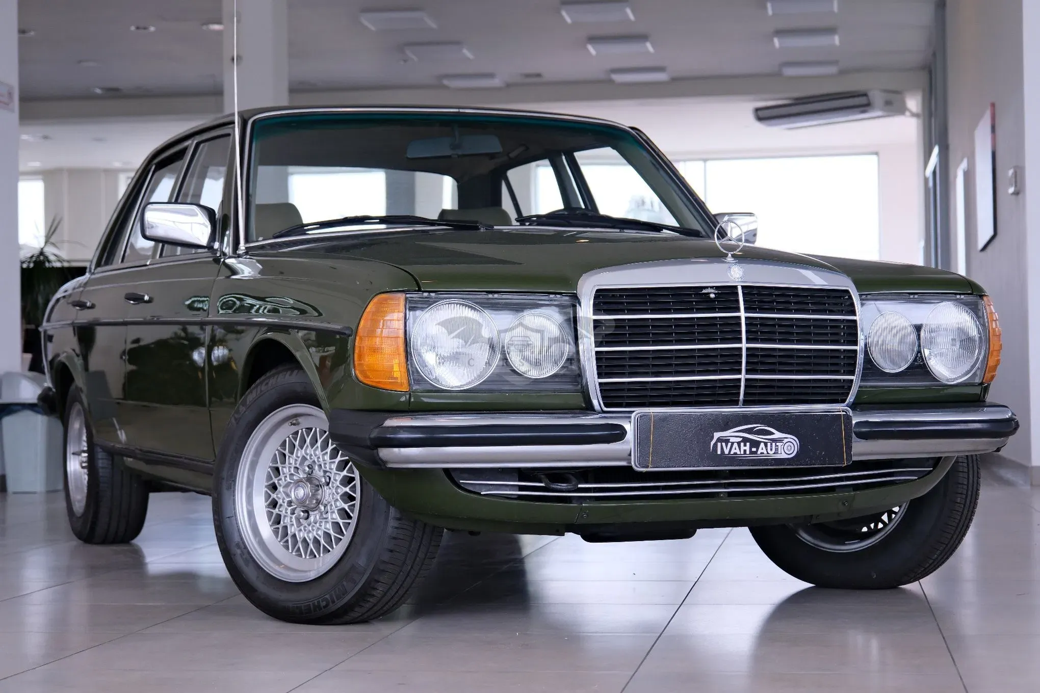 Mercedes-Benz E 1982