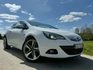 Opel Astra J 1.6 Turbo Innovation 2012