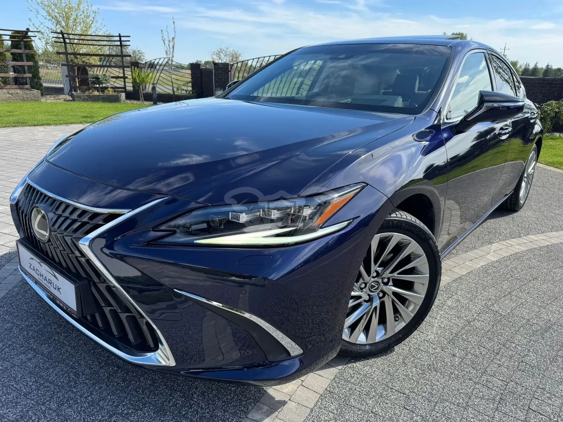 Lexus ES 300h Omotenashi 2023