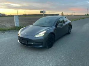Tesla Model 3 RWD Hinterradantrieb 2022