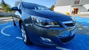 Opel Astra J 1.4 T Cosmo 2010