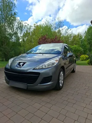 Peugeot 207 1.4 Presence Grand Prix 2011