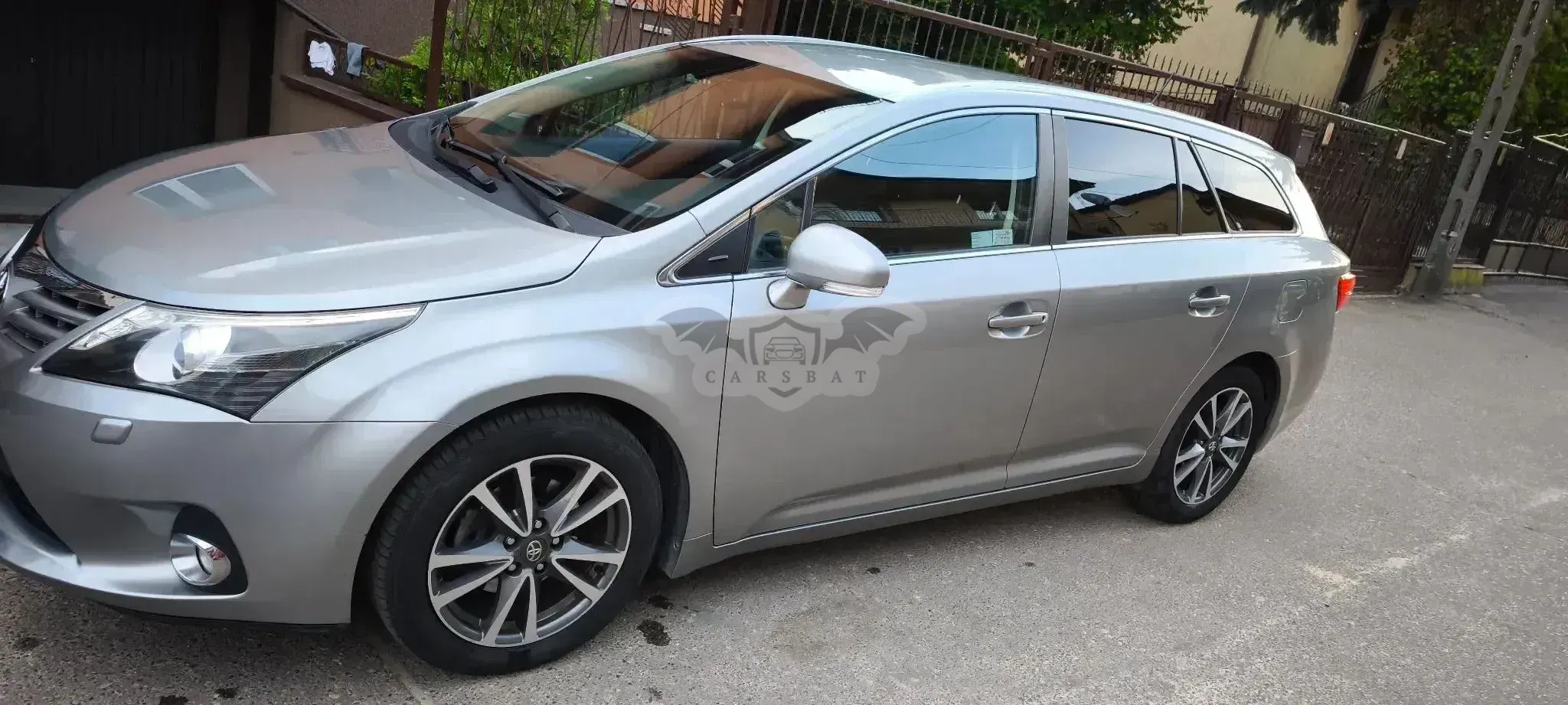 Toyota Avensis III 2.0 D-4D Premium 2013