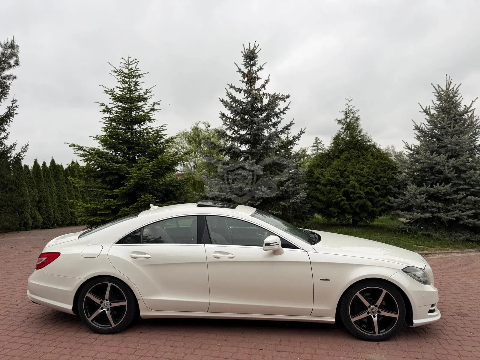 Mercedes-Benz CLS C218 350 CDI DPF BlueEFFICIENCY 7G-TRONIC Edition 1 2011