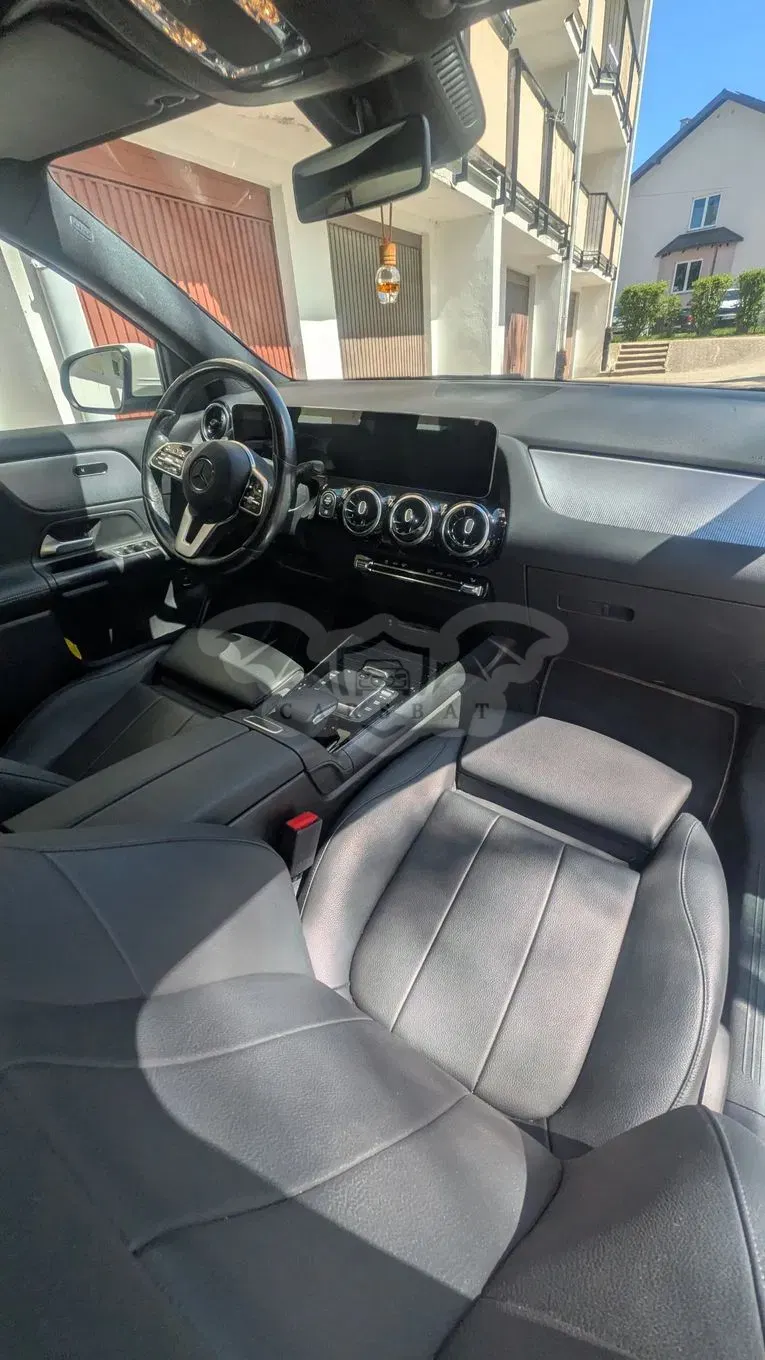 Mercedes-Benz GLA 200 2020