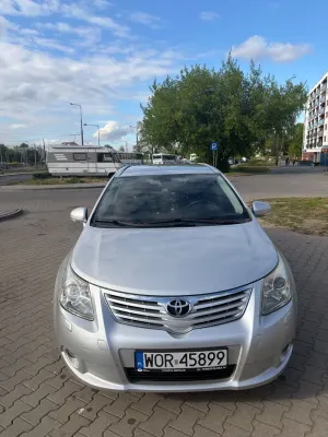Toyota Avensis II 2.0 D-4D Sol 2009