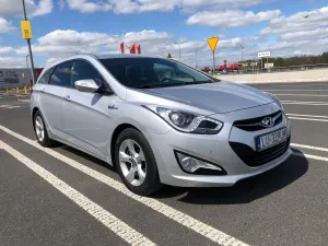 Hyundai i40 Kombi blue 1.6 Trend 2012