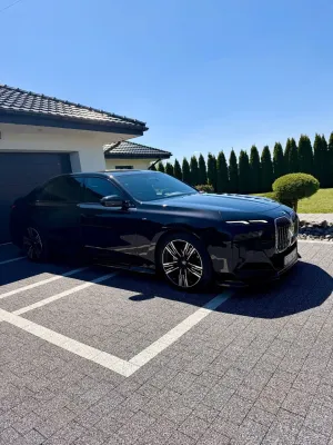 BMW 7 Series G70 740d xDrive 2023