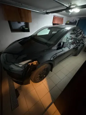 Tesla Model y 2024
