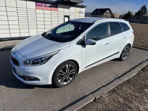 Kia Ceed II 1.6 CRDi 128 Platinum Edition 2014