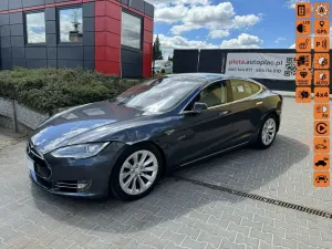 Tesla Model S 2015