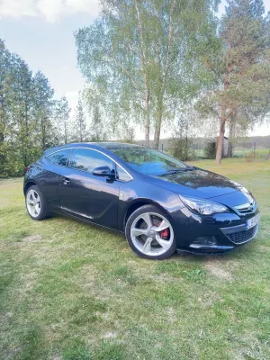 Opel Astra J 1.6 Turbo Innovation 2011