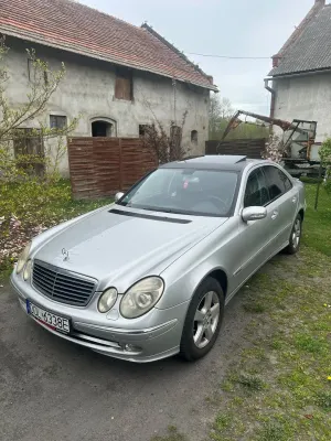 Mercedes-Benz E W211 2002