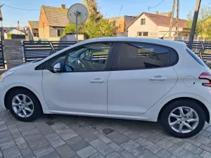 Peugeot 208 I 1.2 PureTech Allure 2013