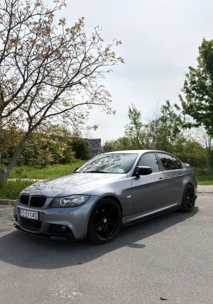 BMW 3 Series E90/E91/E92/E93 318d 2010