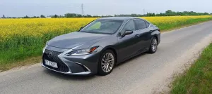 Lexus ES 300h Luxury Line 2020